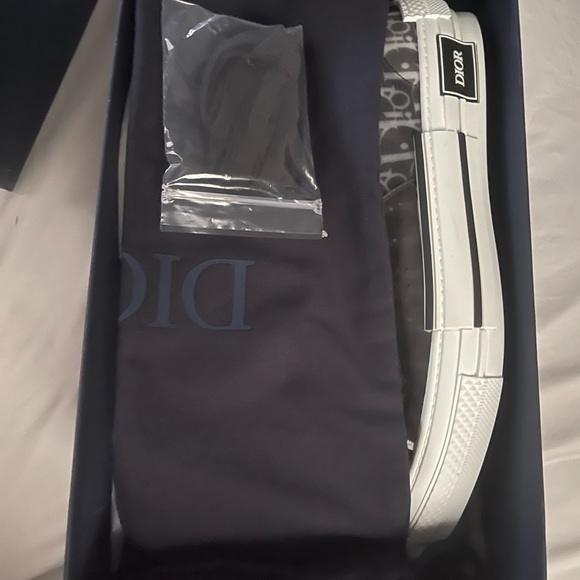 Chistian Dior Low Tops - Picture 3 of 4